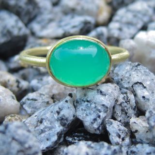 Chrysoprase and 18k Green Gold Ring